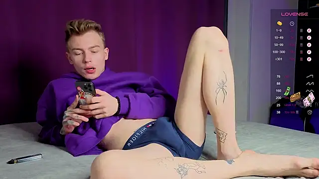 callmealexthx online show from November 29, 2025, 1:47 pm