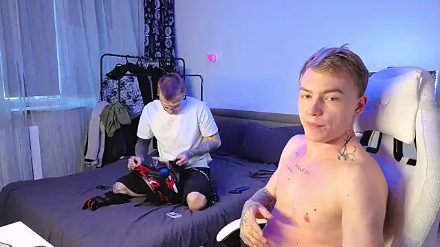 callmealexthx online show from April 10, 2026, 12:32 pm