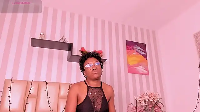 DarkHoneyy online show from February 5, 2026, 1:05 pm