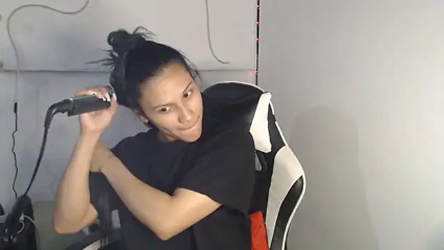 JessGarcia online show from December 21, 2025, 12:07 am