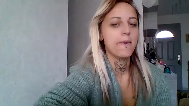 Snapshot of chaudasse_sex7 chatting on September 12, 2025, 7:52 am chaudasse sex7 online show from September 12, 2025, 7:52 am