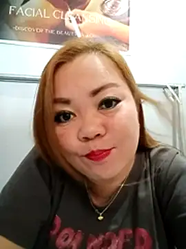 Snapshot of Hazel_20 chatting on February 3, 2026, 4:32 am Hazel 20 online show from February 3, 2026, 4:32 am