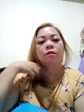 Snapshot of Hazel_20 chatting on February 8, 2026, 12:52 pm Hazel 20 online show from February 8, 2026, 12:52 pm