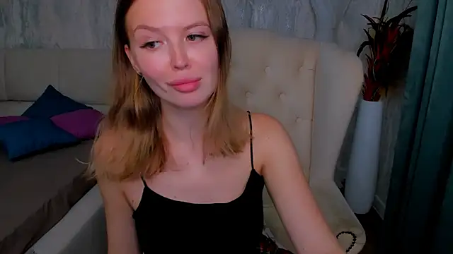 Snapshot of LaurennHill chatting on September 26, 2025, 12:25 am LaurennHill online show from September 26, 2025, 12:25 am