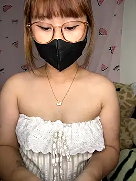 Meowyeuk6 online show from November 14, 2025, 6:50 pm