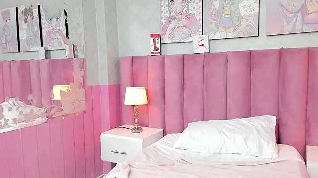 Sofi naughty18 online show from September 17, 2025, 7:48 pm