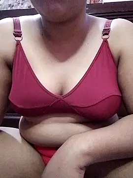 hot cupple online show from September 17, 2025, 6:09 pm