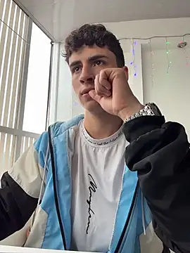 AdrianRinaldi online show from December 19, 2025, 8:38 pm