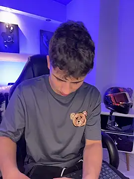 AdrianRinaldi online show from March 26, 2026, 8:03 pm