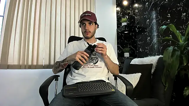 Rafael Mendezz online show from November 20, 2025, 8:41 pm