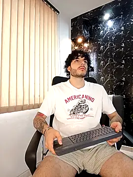 Rafael Mendezz online show from December 15, 2025, 9:19 pm