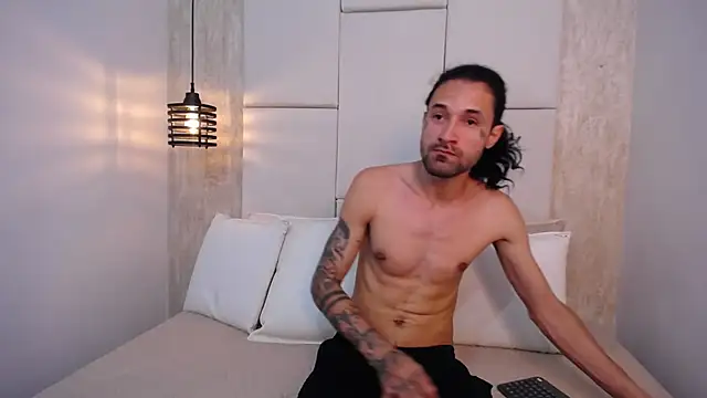 Hisoka 011 online show from September 27, 2025, 7:30 pm