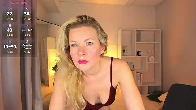 Snapshot of Julia_Giulia chatting on May 1, 2026, 5:50 pm Julia Giulia online show from May 1, 2026, 5:50 pm