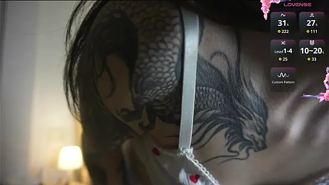 Morena Dolce online show from November 26, 2025, 1:17 am