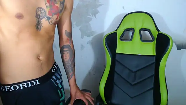 sensualduo online show from March 6, 2025, 7:03 am