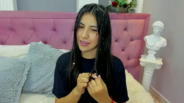 miel latina online show from April 14, 2026, 8:37 pm