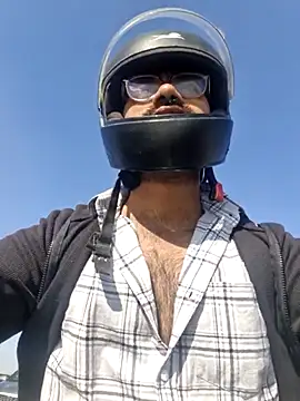 YoursThickDick online show from February 14, 2026, 4:42 am