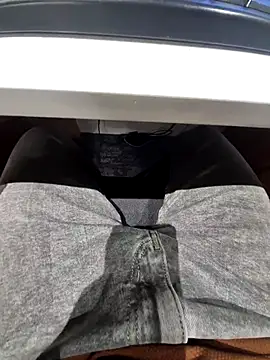 YoursThickDick online show from April 28, 2026, 6:29 am