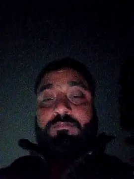 Raju fuckerr online show from December 5, 2025, 1:31 pm