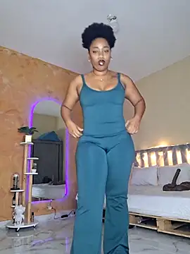 Snapshot of Naomi_jhonson chatting on May 11, 2026, 6:19 am Naomi jhonson online show from May 11, 2026, 6:19 am