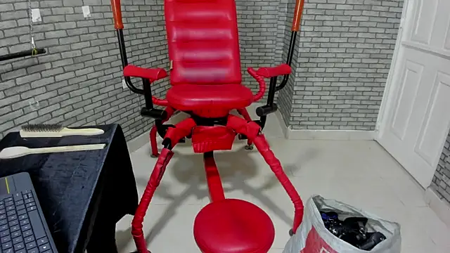 ariel bdsm online show from November 15, 2025, 1:40 pm