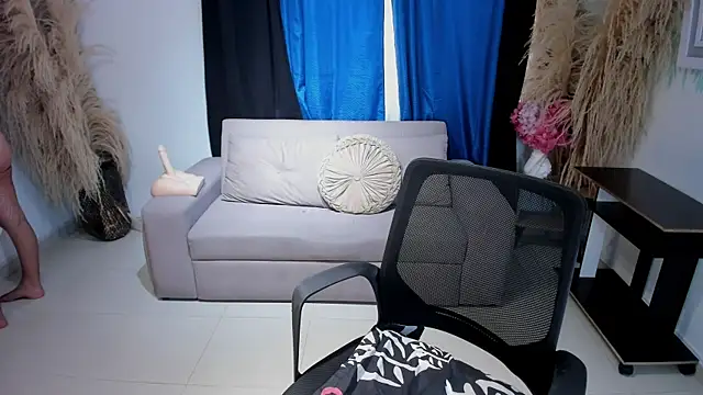 SofiaRivera1 online show from June 14, 2026, 4:42 pm