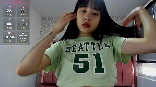 Hanna Lee   online show from September 12, 2025, 7:47 pm