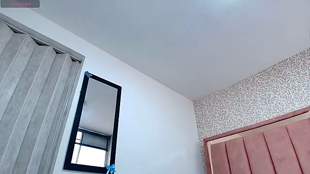 Hanna Lee   online show from April 17, 2026, 8:01 pm