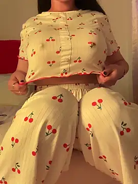 OnlyRima online show from September 17, 2025, 9:27 pm