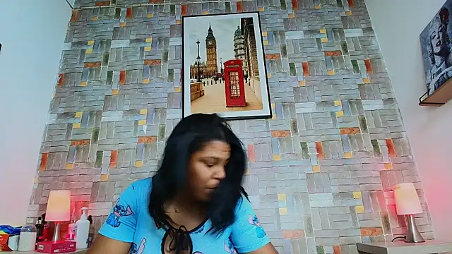 naomi campbel  online show from December 18, 2025, 9:10 pm