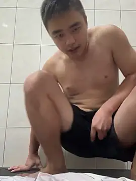 greenteazhang online show from October 15, 2025, 8:47 am