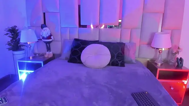 Violett Novoa online show from January 5, 2026, 8:34 pm