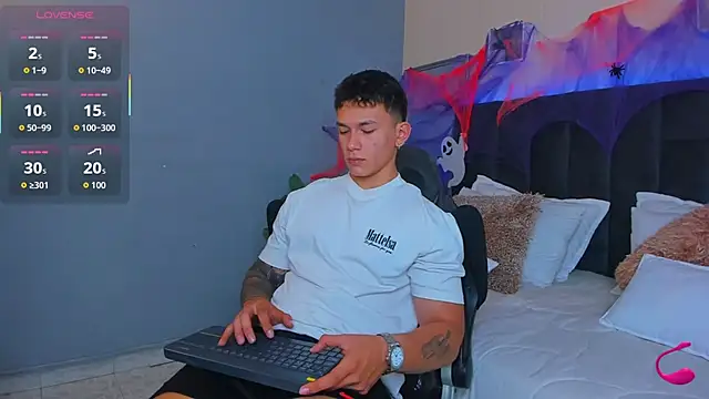 Thomas moon online show from October 25, 2025, 12:23 pm