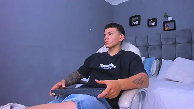 Thomas moon online show from November 9, 2025, 11:52 am