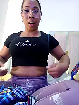 Elowen Clark online show from April 4, 2026, 7:00 pm