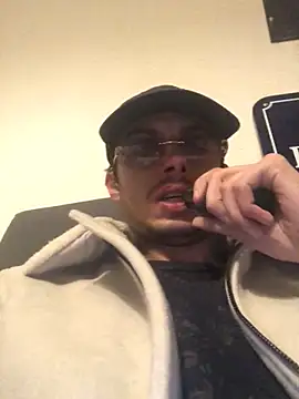 Snapshot of Bandolero51 chatting on March 4, 2026, 12:38 am Bandolero51 online show from March 4, 2026, 12:38 am