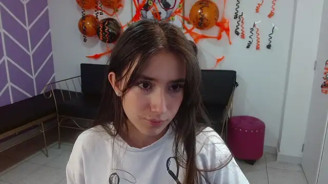 Adhara Kitten online show from October 21, 2025, 1:01 pm