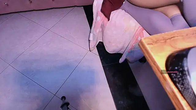 Terraelowen online show from November 6, 2025, 11:44 am