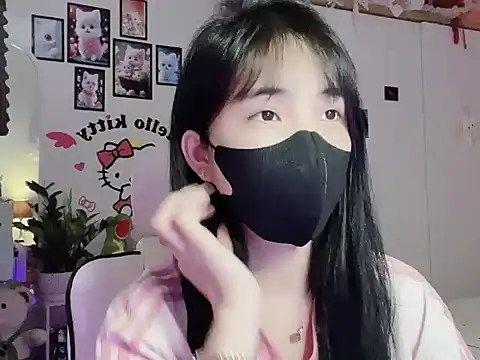 keelinnn19 online show from October 13, 2025, 3:56 pm