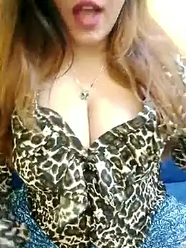 Snapshot of Suhana_Darling chatting on October 26, 2025, 2:56 pm Suhana Darling online show from October 26, 2025, 2:56 pm