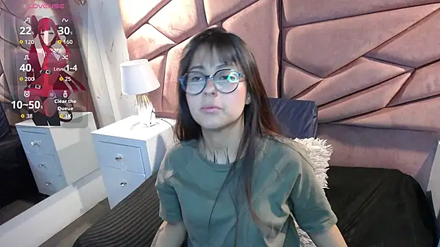 sophiaa 7 online show from October 15, 2025, 11:54 am