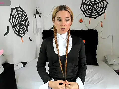 Snapshot of angie_blondies chatting on October 16, 2025, 3:57 pm angie blondies online show from October 16, 2025, 3:57 pm