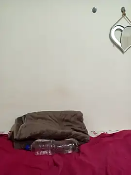 SEXYMOANSXX online show from April 18, 2026, 7:45 am