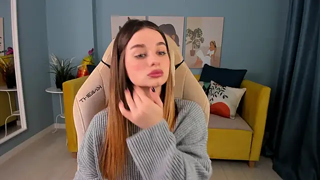 SweetyLicky online show from September 19, 2025, 4:07 pm