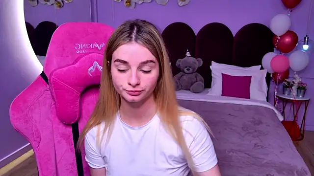 SweetyLicky online show from November 19, 2025, 4:07 pm