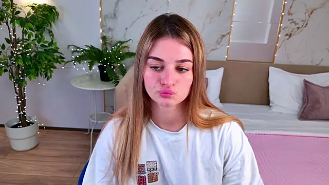 Snapshot of SweetyLicky chatting on June 9, 2026, 4:07 pm SweetyLicky online show from June 9, 2026, 4:07 pm