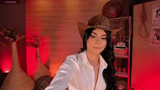 MiaLaurence online show from October 20, 2025, 8:09 pm