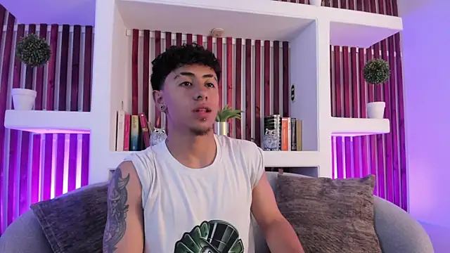 Snapshot of Troy_dalton chatting on September 8, 2025, 7:57 pm Troy dalton online show from September 8, 2025, 7:57 pm