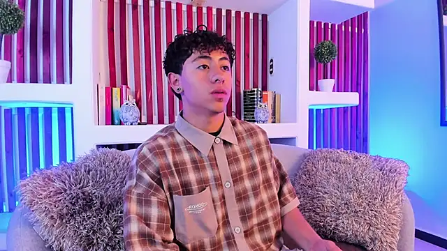 Snapshot of Troy_dalton chatting on October 6, 2025, 8:28 pm Troy dalton online show from October 6, 2025, 8:28 pm