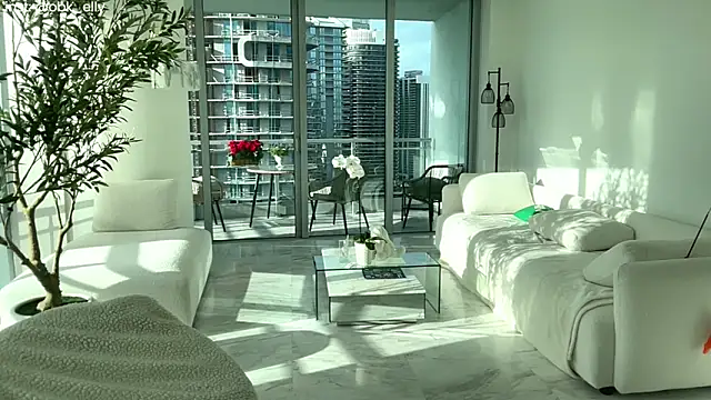 Ohbabykelly online show from April 12, 2026, 10:15 pm